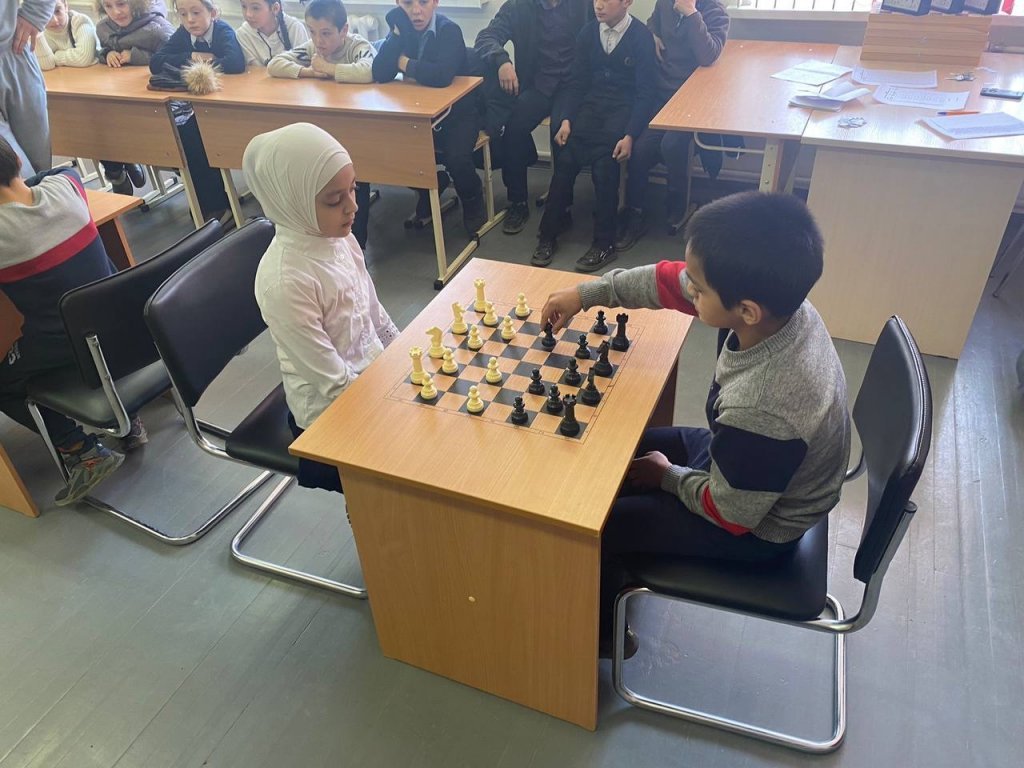 Чемпионат по шашкам среди 2-4 классов.